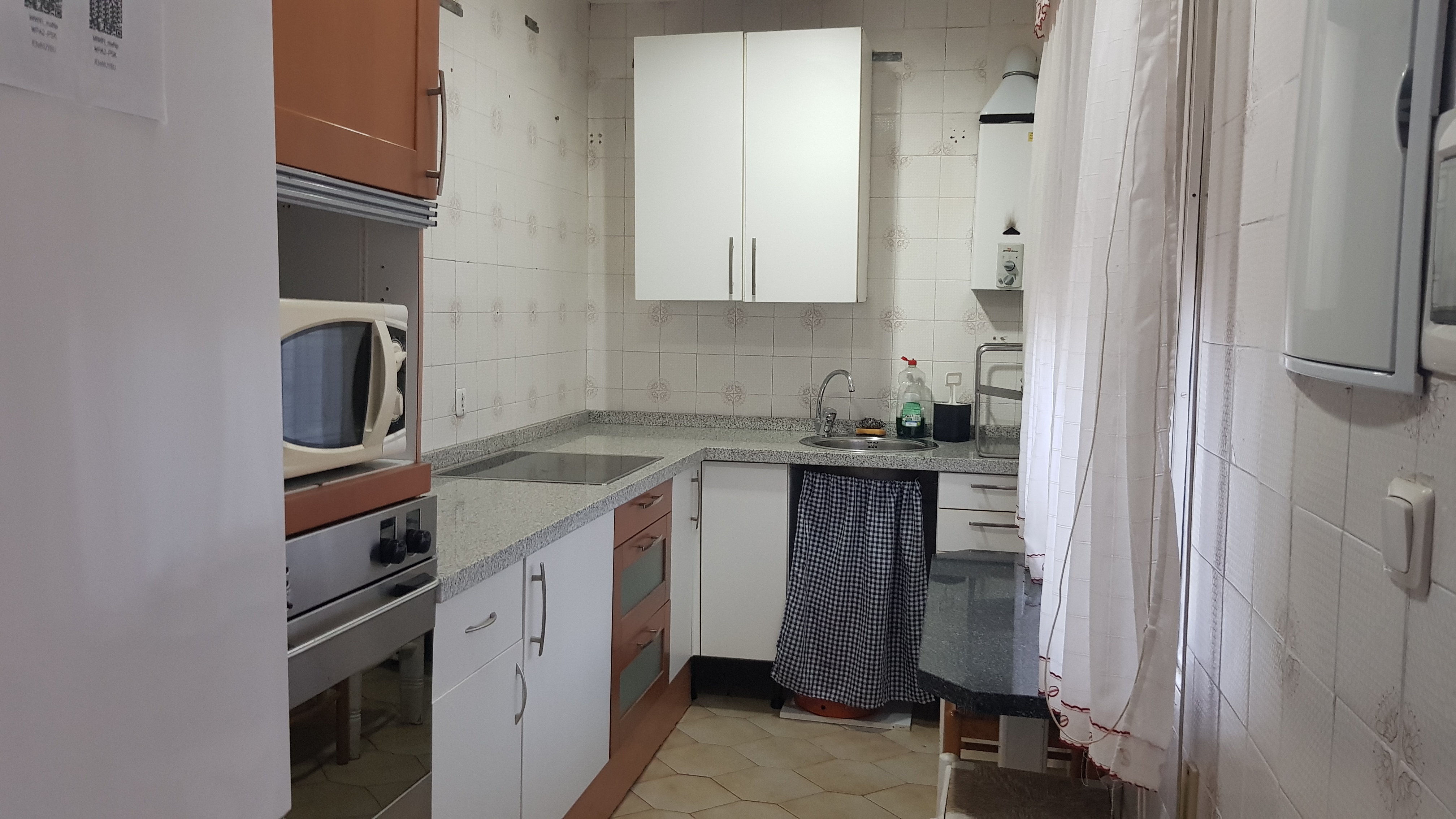 Cocina completamente equipada